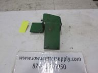 Retainer, Deere, Used